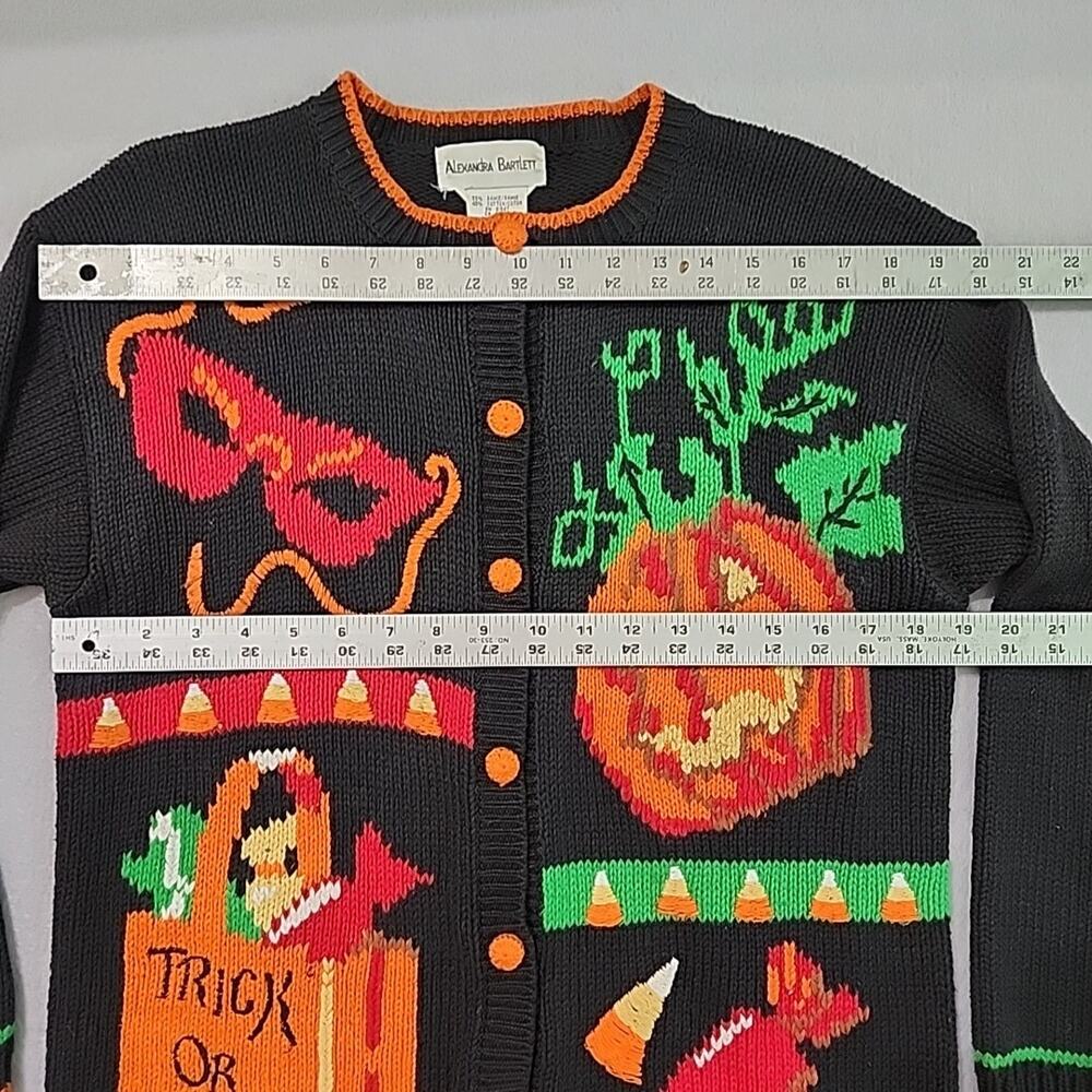 Alexandra Bartlett M Halloween Cardigan Sweater Trick or Treat Pumpkin Candy - Picture 9 of 15